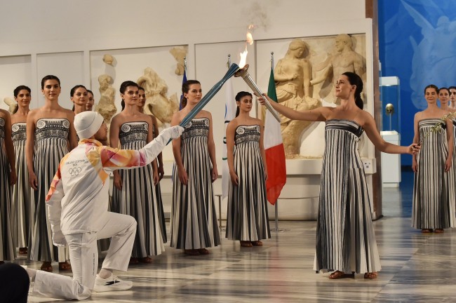 Obor untuk Olimpiade Musim Dingin di Milano Cortina 2026 telah dinyalakan