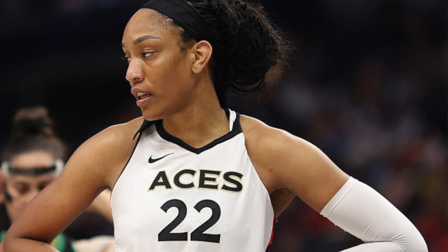 Bintang Las Vegas Aces A'ja Wilson memecahkan rekor sebagai pemain WNBA dengan bayaran terbaik dalam sejarah, pertama yang menghasilkan lebih dari satu juta dolar