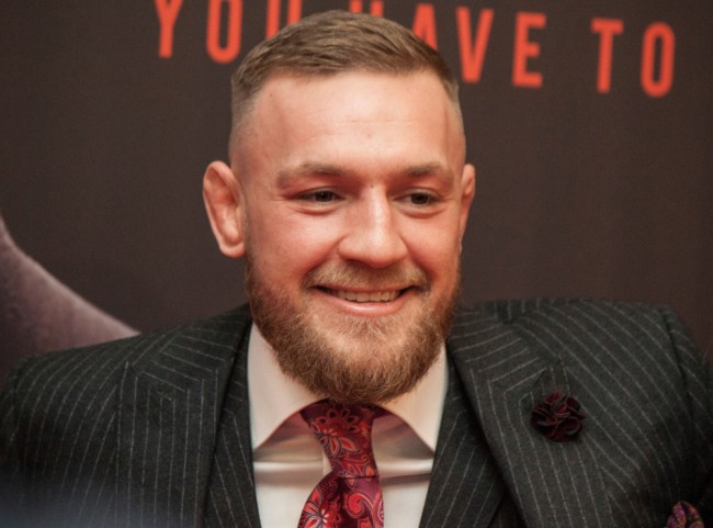Lima tahun kemudian, Conor McGregor kembali ke UFC dengan pertandingan ulang melawan Max Holloway