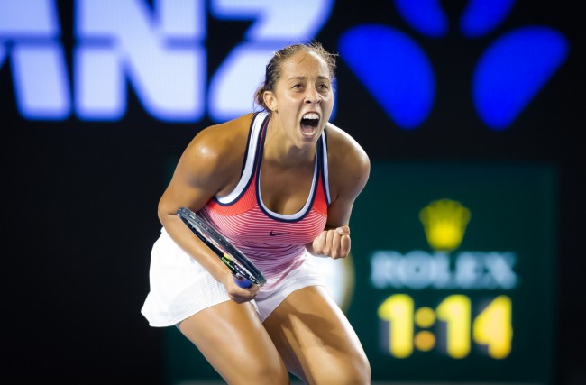 Iga Swiatek Dikejutkan Rybakina di Final WTA, Madison Keys Tersingkir