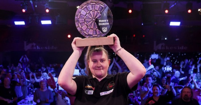 PDC No. 2 Dunia Luke Littler dikalahkan oleh WDF Women's No. 1 World Beau Greaves