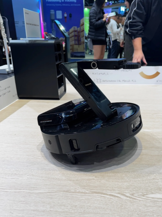 Era baru dalam penyedot debu robot: Kaki, lengan, dan lainnya