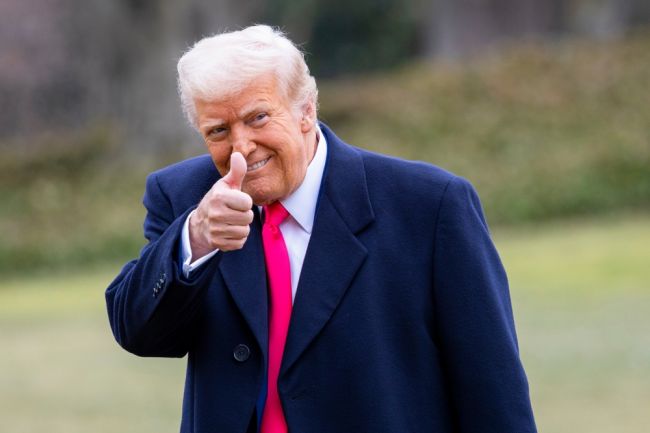 Trump menargetkan Tom Hanks: Menyebut aktor "terbangun" dan "merusak"