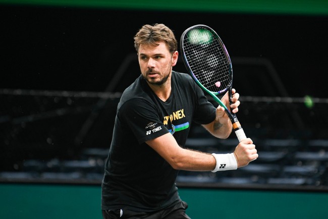 Stan Wawrinka mengalahkan remaja 23 tahun lebih muda di babak pembukaan Rotterdam Open