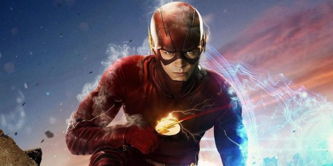 Grant Gustin ingin kembali sebagai The Flash di DC Universe