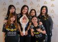 Team Vitality mengangkat trofi Mobile Legends Bang Bang Women's Invitational 2025 di Piala Dunia Esports