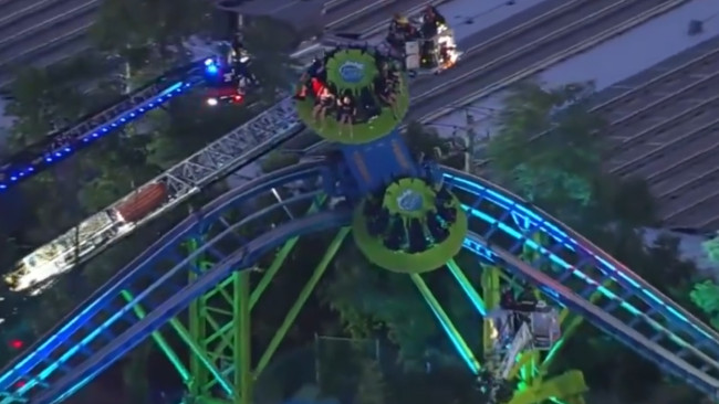 16 pengendara terjebak selama tiga jam di Wave Twister, wahana hiburan baru di Long Island