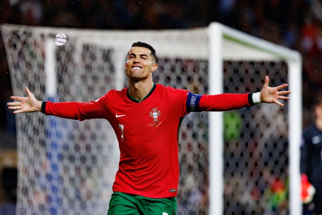 Dua gol Cristiano Ronaldo membawanya lebih dekat ke tantangan 1000 gol, meski Portugal bermain imbang