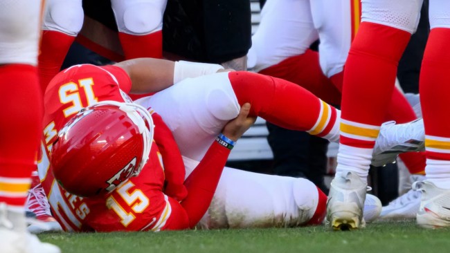 Patrick Mahomes merobek ACL saat Kansas City Chiefs gagal mencapai play-off NFL