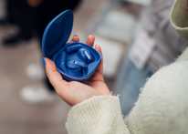 Ulasan: JBL Sense Pro earphone terbuka