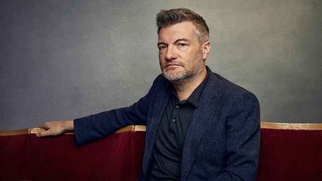 Pencipta Black Mirror Charlie Brooker bekerja sama dengan Paddy Considine untuk film thriller kriminal Netflix