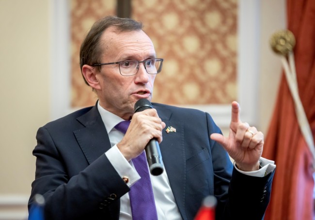 Tidak ada hubungan yang dikonfirmasi antara insiden drone Oslo dan Kopenhagen, kata Norwegia