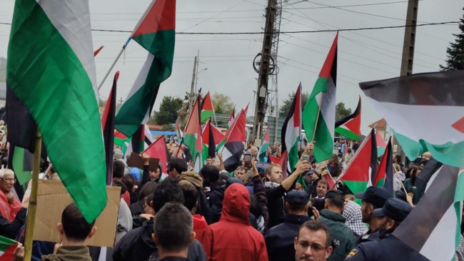 Protes terhadap Israel mengganggu Vuelta a España sekali lagi, tetapi dengan pemenang kali ini