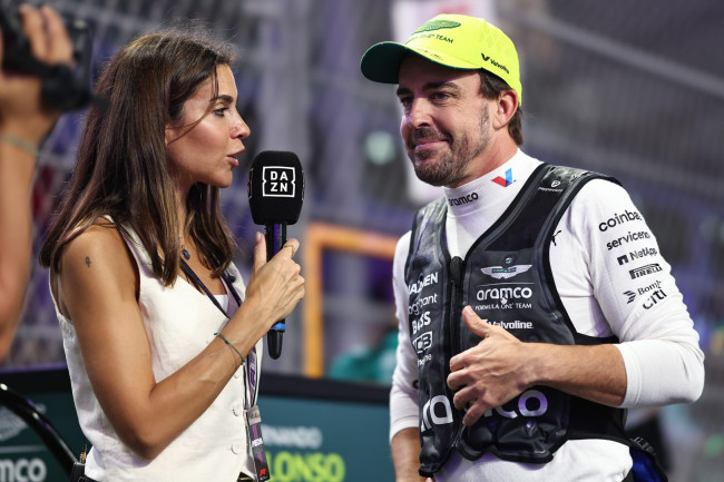 Fernando Alonso akan tiba nanti di Grand Prix Jepang karena kelahiran putra pertamanya
