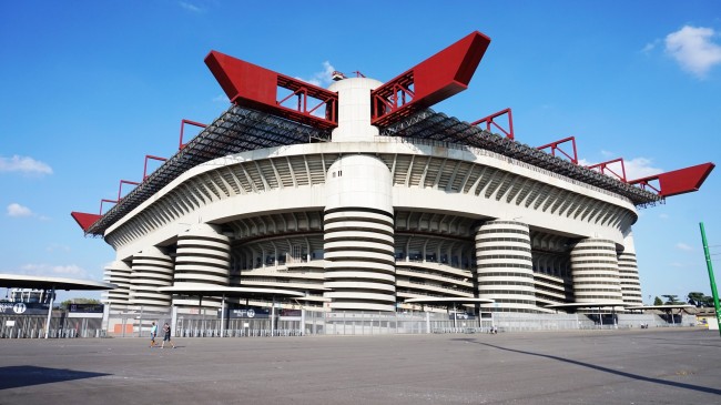 Inter dan Milan membeli stadion San Siro seharga € 197 juta, akan dihancurkan dan dibangun kembali