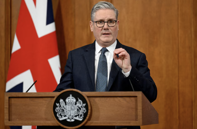 Keir Starmer menuju ke Teluk untuk mendorong pembukaan kembali Selat Hormuz