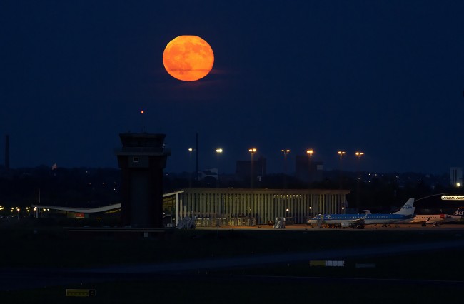 Serangan pesawat tak berawak besar-besaran mengganggu 5 bandara Denmark setelah penutupan Kopenhagen