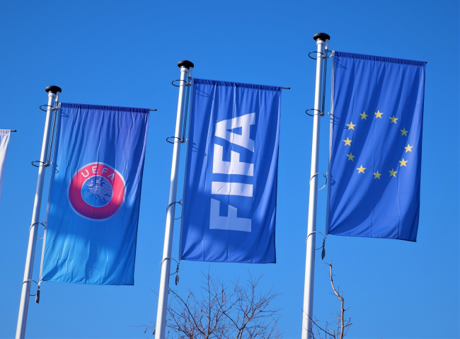UEFA, CONCACAF, dan AFC bergabung melawan FIFA; CONMEBOL DAN CAF mendukung Infantino
