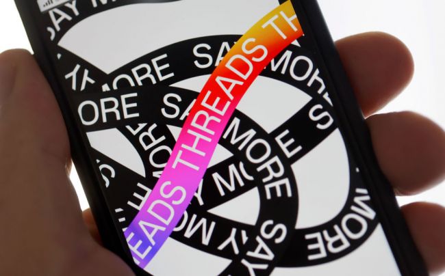 Efek Musk: X mengeluarkan darah pengguna saat Threads lepas landas