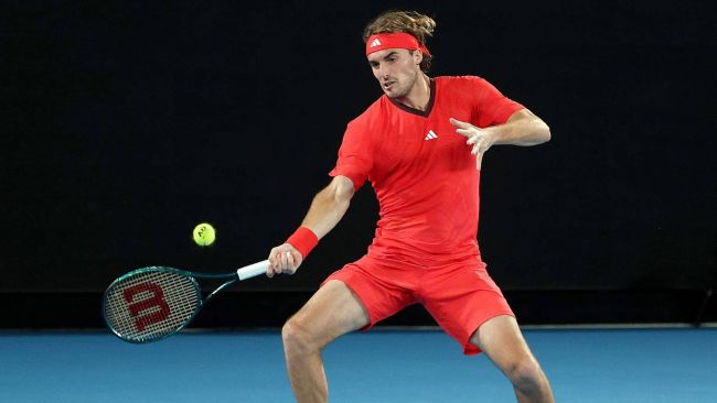 Stefanos Tsitsipas kalah 6-0, 6-1 dari Arthur Fils: Satu tahun terjebak di babak ketiga tersingkir