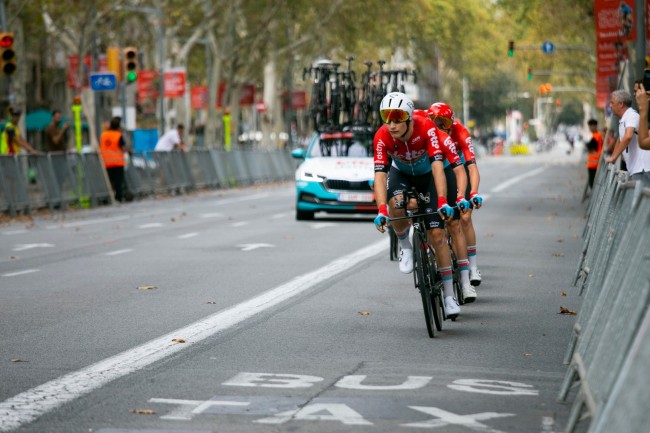 La Vuelta a España memangkas uji coba waktu Kamis menjadi dua karena alasan keamanan