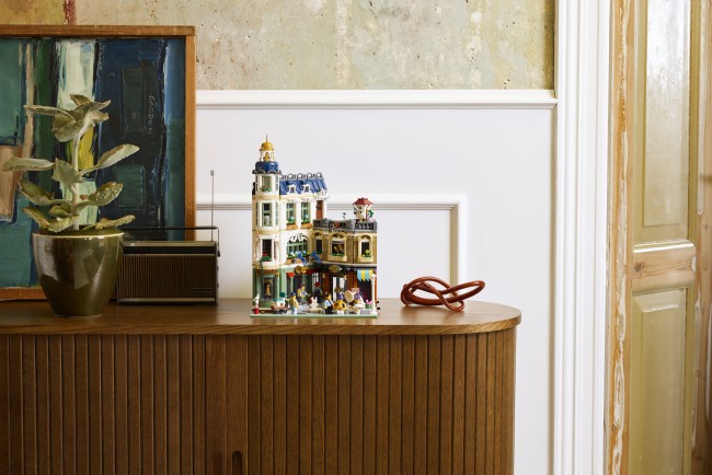 Perluas kota Lego Anda dengan Jalan Perbelanjaan yang indah dan kuno ini