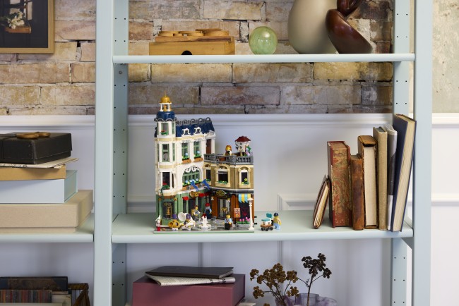 Perluas kota Lego Anda dengan Jalan Perbelanjaan yang indah dan kuno ini