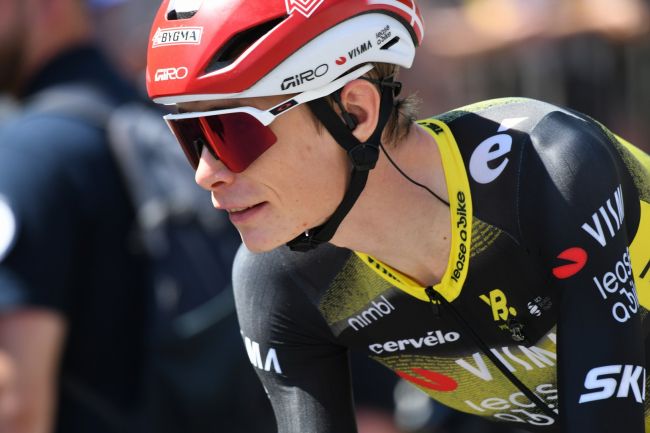 Jonas Vingegaard mengambil etape kedua dari belakang dan akan memenangkan la Vuelta besok