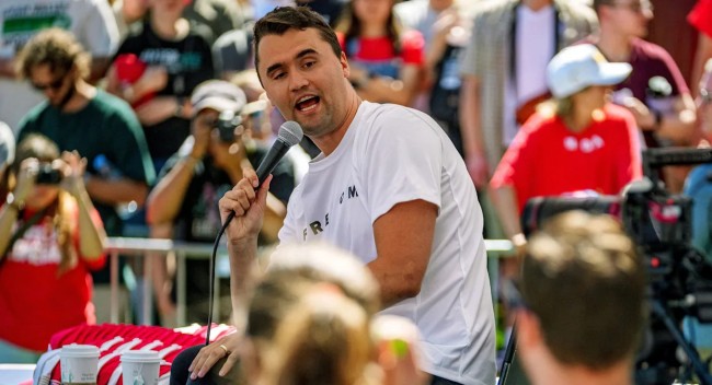 Video menangkap momen Charlie Kirk ditembak mati di leher di Utah Rally