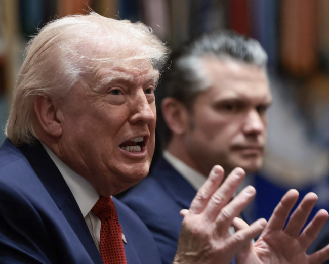 Trump menyebut kapal induk Inggris "mainan" dalam kritik NATO terbaru