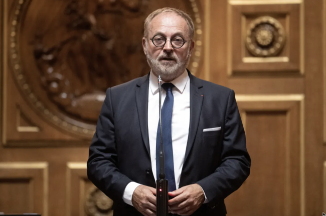 Mantan senator Prancis diadili karena diduga membius anggota parlemen