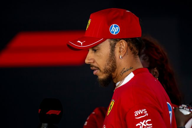 Lewis Hamilton menyebut musim pertama Ferrari "mimpi buruk"