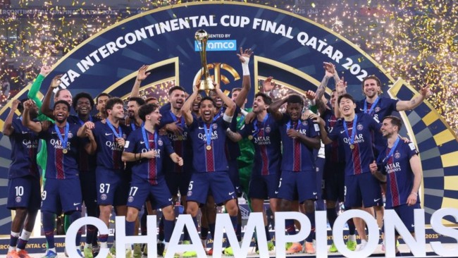Paris Saint-Germain memenangkan sextuple bersejarah setelah mengalahkan Flamengo melalui adu penalti