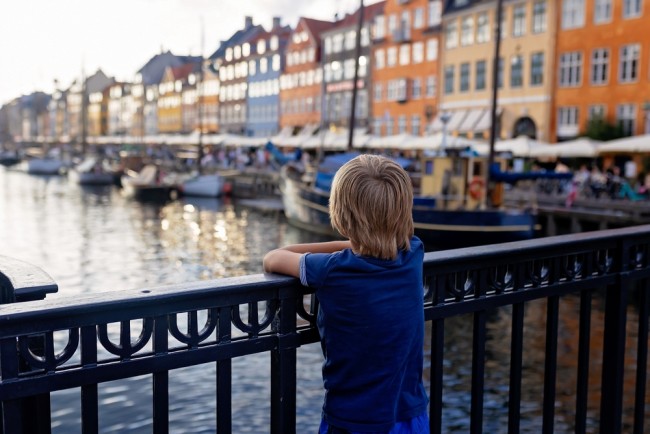 Denmark merencanakan larangan media sosial untuk anak di bawah 15 tahun