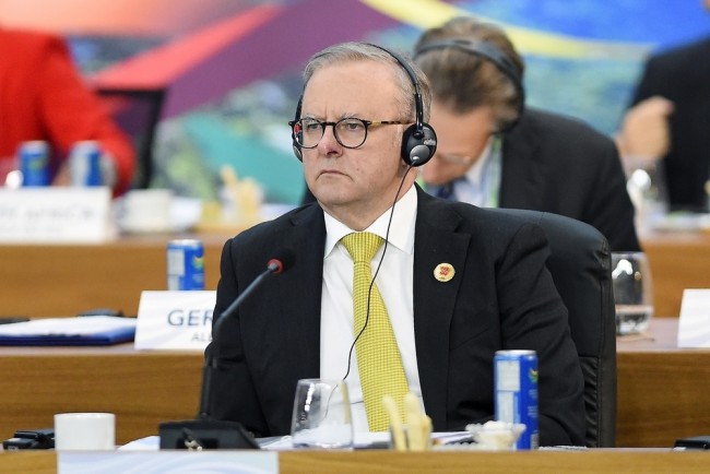 Australia telah memblokir hampir 5 juta akun media sosial remaja di bawah larangan usia baru