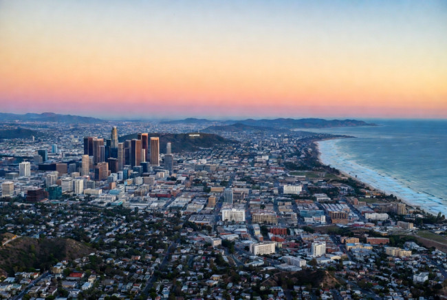 Los Angeles memasang penghalang sampah di sungainya untuk melindungi laut