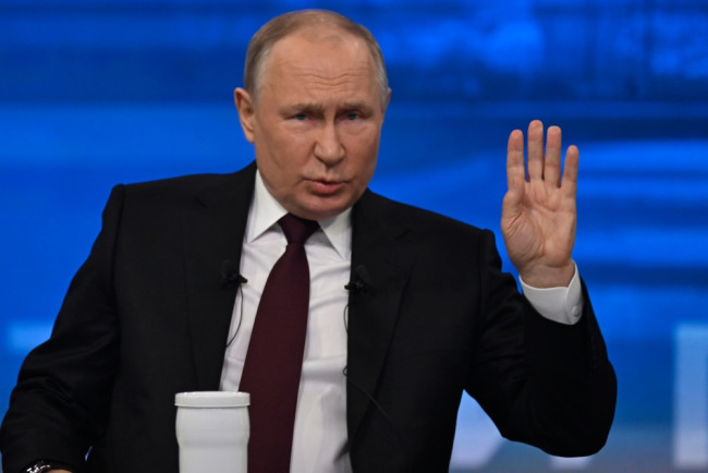 Putin mengumumkan gencatan senjata Paskah Ortodoks di Ukraina