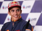 Carlos Sainz menganggap Marc Márquez sebagai Ayrton Senna dari MotoGP: "Hidup di masa sekarang, kami tidak menyadarinya"