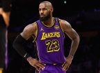 LeBron James mengakhiri kekalahan beruntun dengan buzzer-beater di salah satu pertandingan terburuknya