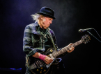 Neil Young memberi Greenland akses ke musiknya, dan menarik katalog dari Amazon daripada Trump