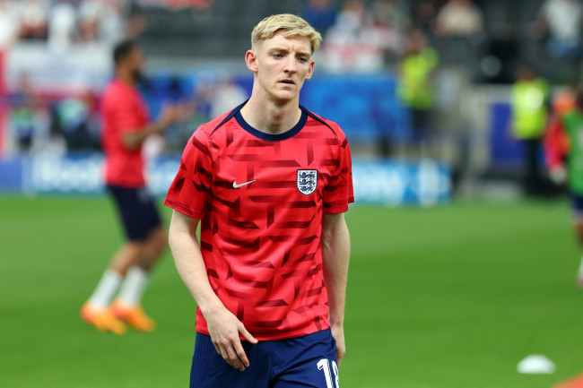 Barcelona menandatangani Anthony Gordon dari Newcastle seharga 80 juta euro hingga 2031