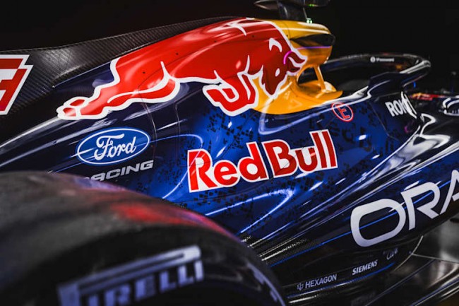 Red Bull melakukan hal yang tidak terpikirkan dan menghadirkan mobil F1 2026-nya dengan corak segar