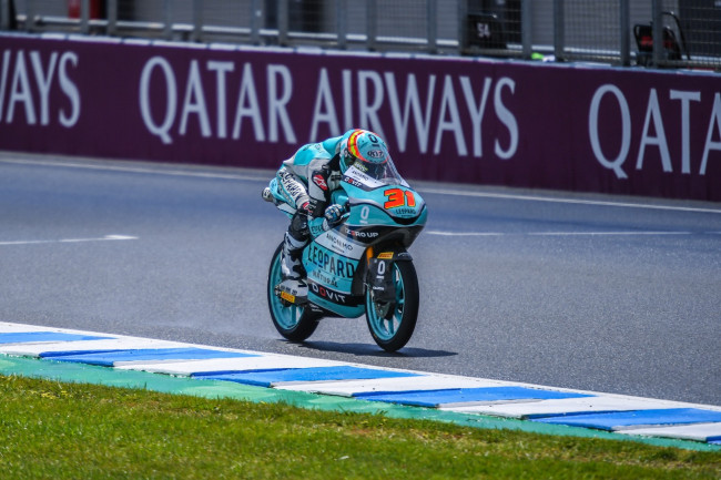 Pembalap Moto3 Adrián Fernández didiskualifikasi dari enam balapan setelah menemukan bahwa motornya telah dimanipulasi