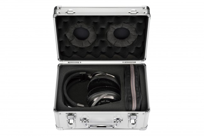 Audio-Technica ATH-ADX7000 adalah headphone termewah merek Jepang hingga saat ini