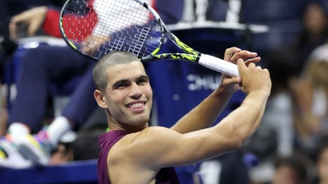 Carlos Alcaraz mengejutkan peserta di AS Terbuka dengan potongan rambut baru dan kesan Rory McIlroy