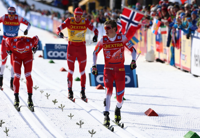 Klaebo memenangkan medali emas kelima di Olimpiade Musim Dingin dalam ski lintas alam sprint tim putra