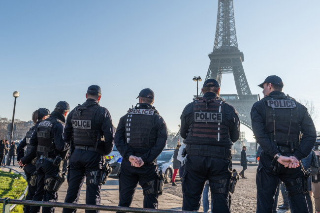 Polisi Paris akan menggunakan drone untuk mengawasi jalanan karena takut kerusuhan selama pertandingan Piala Dunia Prancis vs Maroko