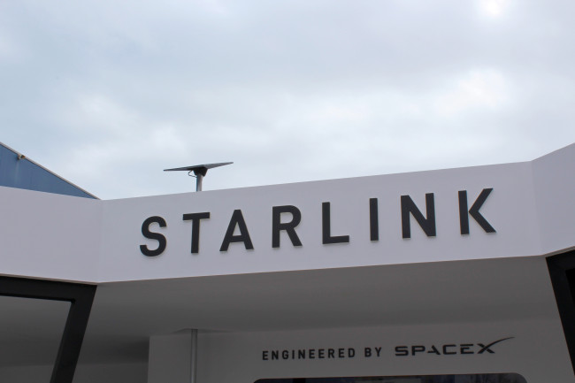 Elon Musk percaya Starlink bisa memasok sebagian besar internet dunia dalam 10 tahun