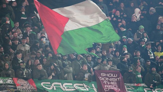 Penggemar Celtic melambaikan bendera Palestina di Munich: "Tunjukkan kartu merah kepada Zionisme"