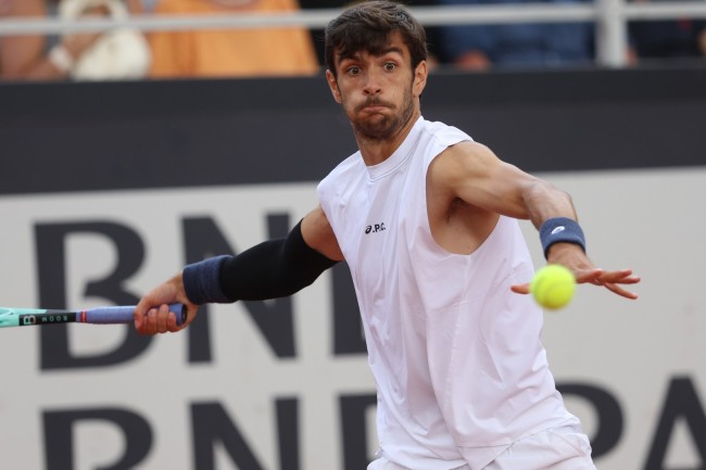 Lorenzo Musetti memuji temannya Jannik Sinner setelah kekalahan telak